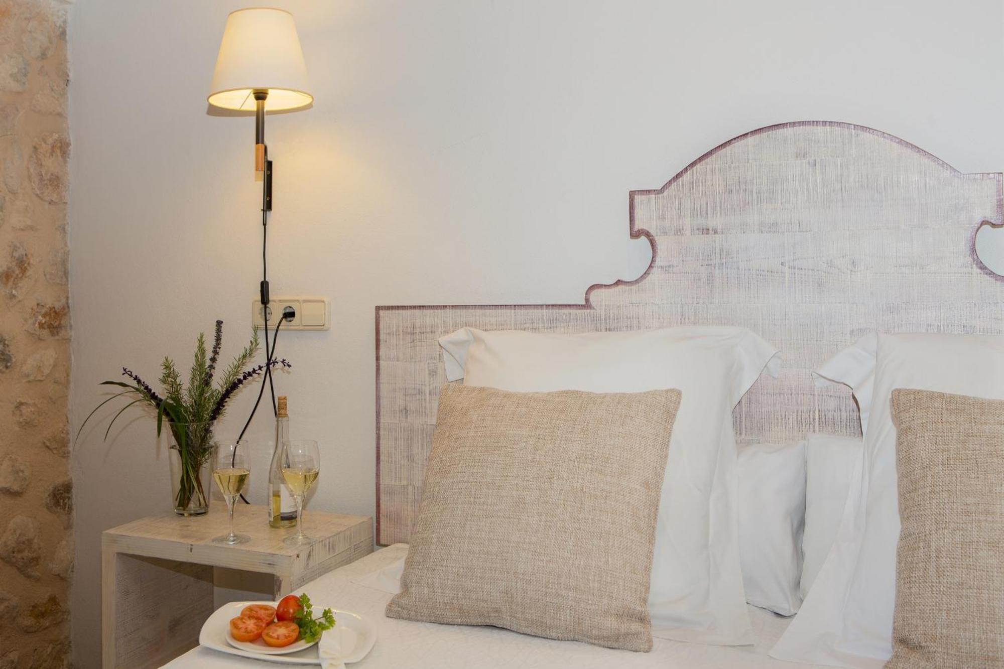 Monnàber Vell Hotel Campanet Quarto foto
